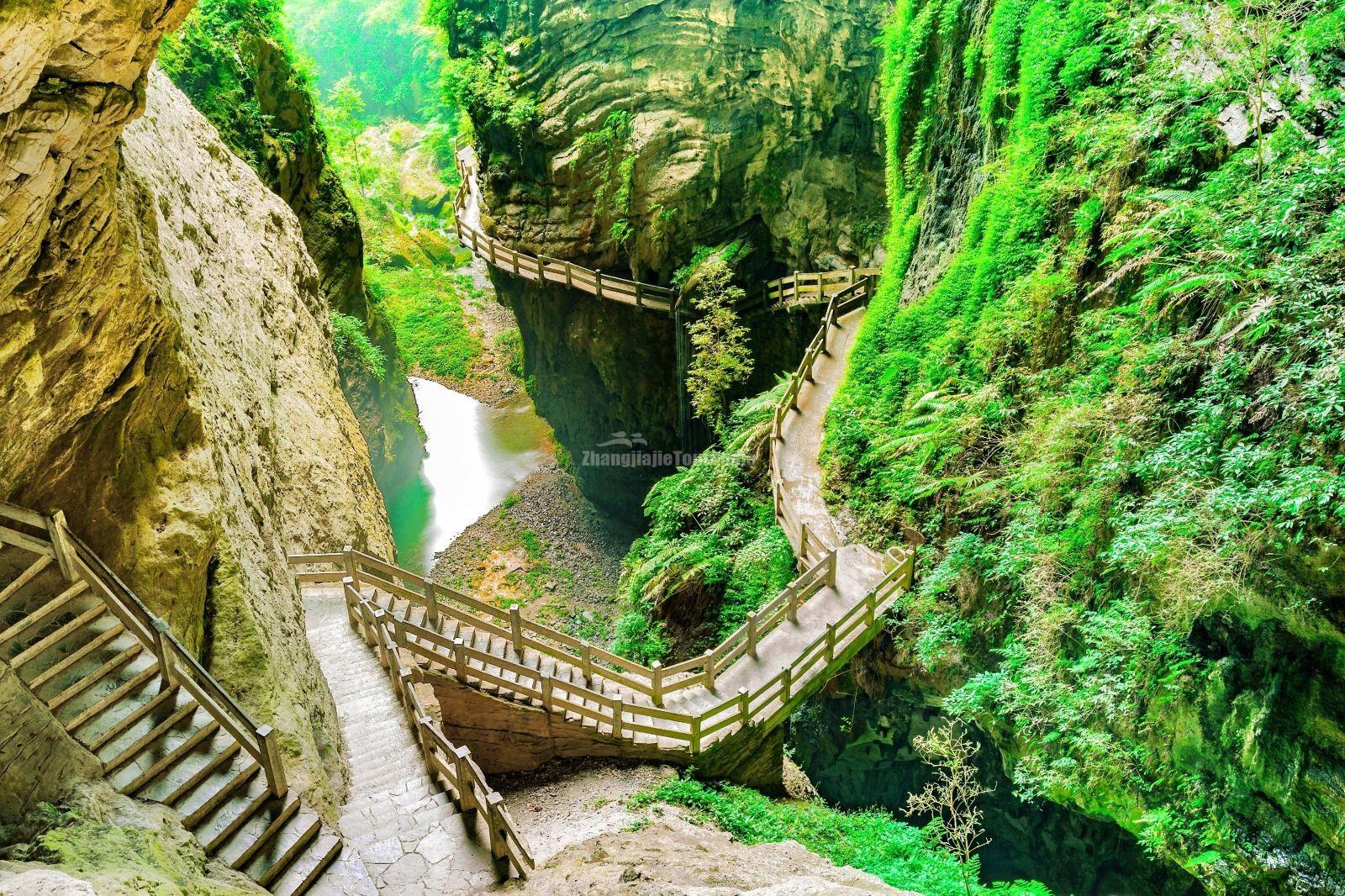 Longshuixia Fissure Gorge
