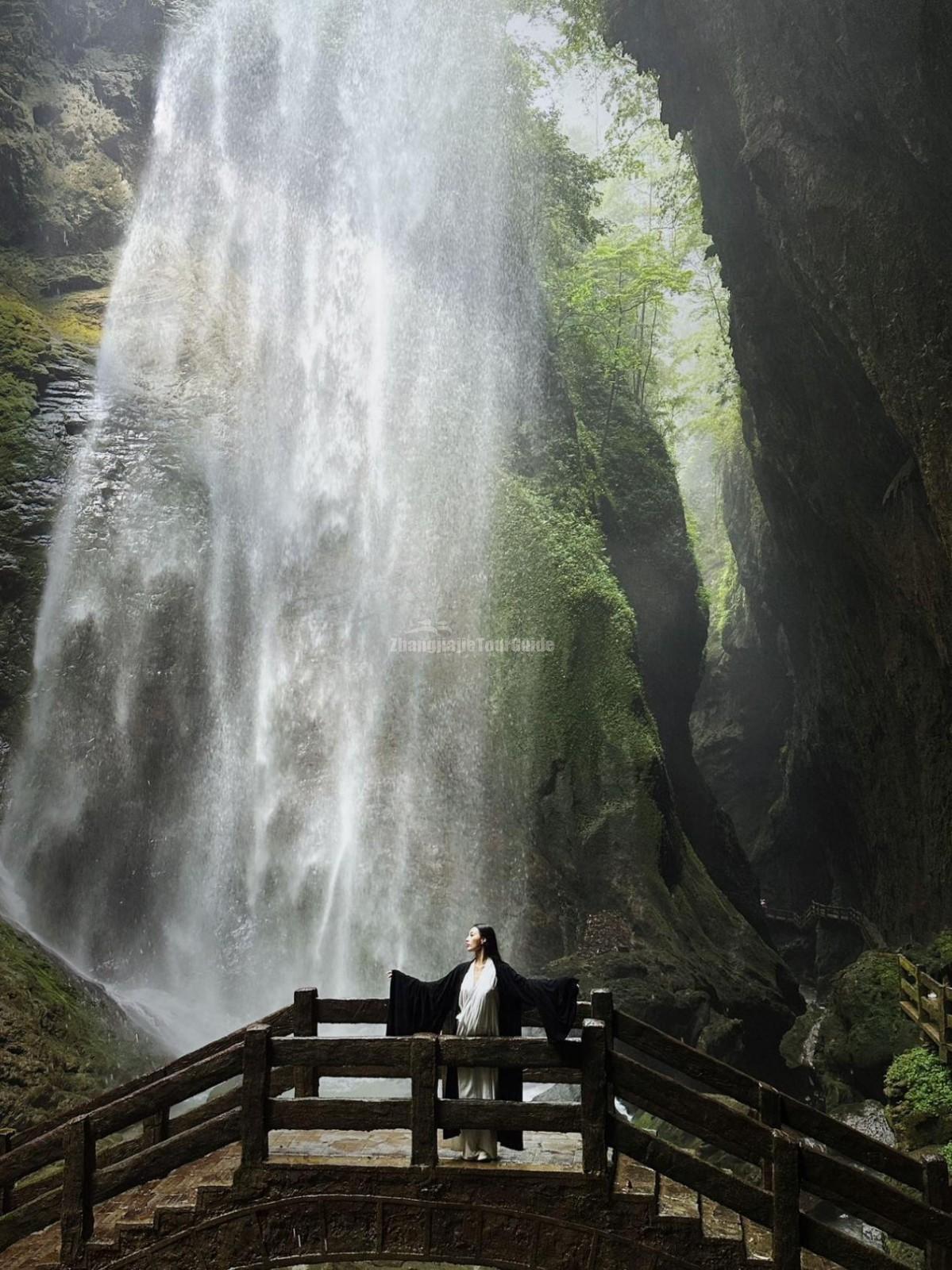 Longshuixia Fissure Gorge