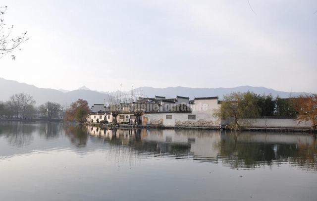 Hongcun Village Autumn Scenery Huangshan
