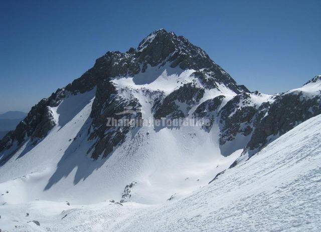 Lijiang Jade Dragon Snow Mountain Scenery
