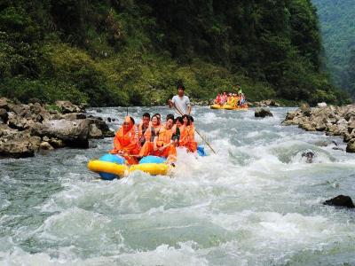 Zhangjiajie Mengdong River White Water Rafting