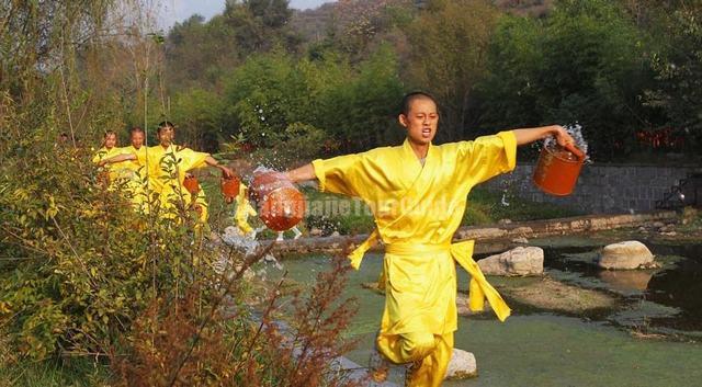 Shaolin Temple Monks Practicing Zhengzhou