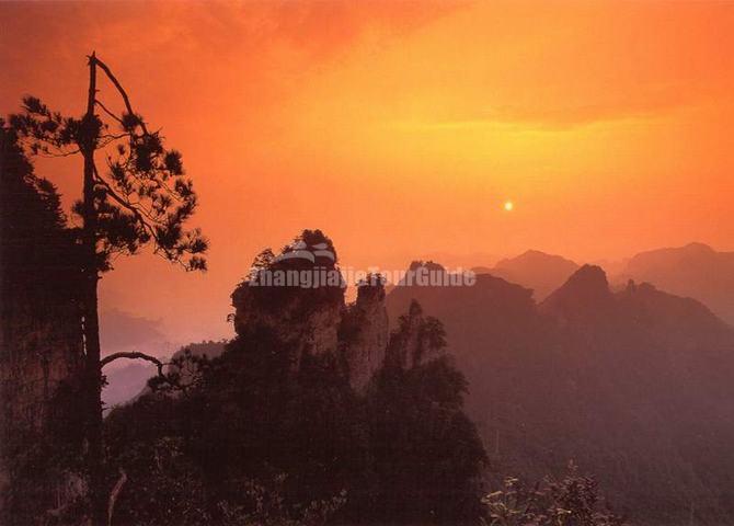 The Sunset Over the Suoxi Valley Nature Reserve, Zhangjiajie