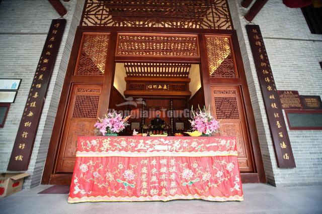 Buddhist Temple in Temple of Six Banyan Trees