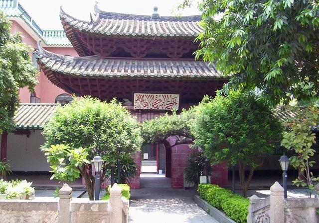 Guangzhou Temple of Six Banyan Trees House