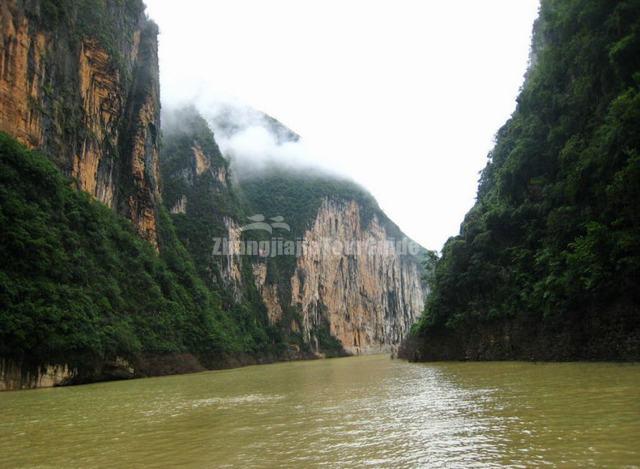 Three Gorges Beautiful Water and Mountain China