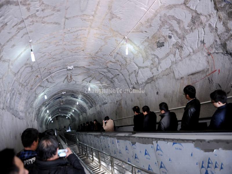 Mountain Tunnel Elevator in Zhangjiajie Tianmen Mountain