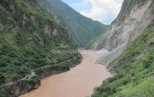 Tiger Leaping Gorge Charming Landscape China