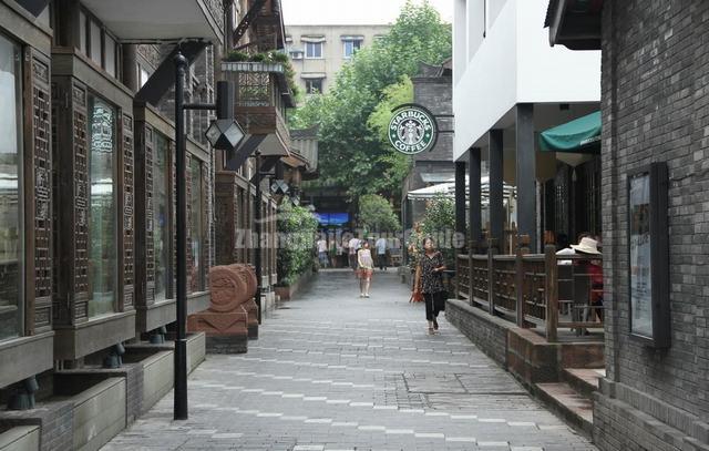 Wide and Narrow Alley Scenery