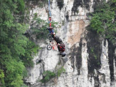 Zhangjiajie Bungy Jumping