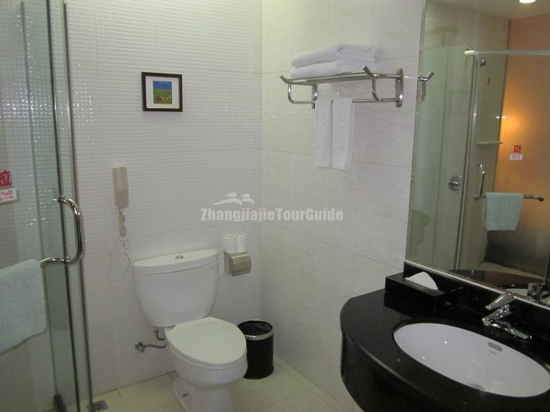 Zhuanjiacun Hotel Bath Room